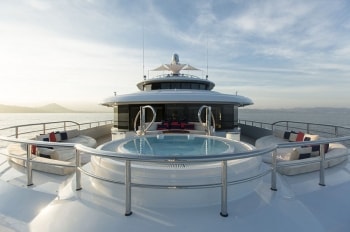 196' Excellence V yacht jacuzzi